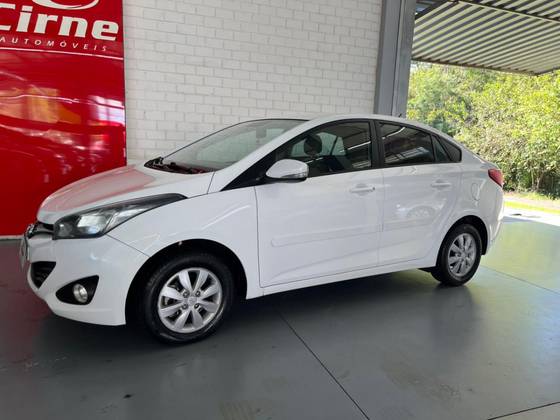 HYUNDAI HB20S 1.6 COMFORT STYLE 16V FLEX 4P AUTOMÁTICO